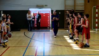 Visite d'un joueur des Harlem Globetrotters à La Louvière