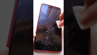 Using Touch Screen Repair Glue to Repair a Cracked Cell Phone Screen