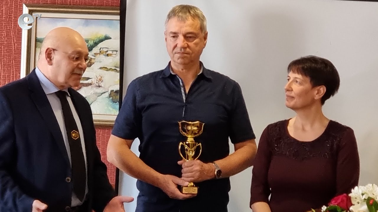 Семейство от Смолян спечели приза "Пчелар на България"