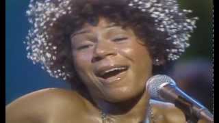 MINNIE RIPERTON - Highest Notes - Whistle Register Live (Part 1 of 2)