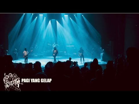 Hujan 16 Tahun - Pagi Yang Gelap (Izzat buat hal)