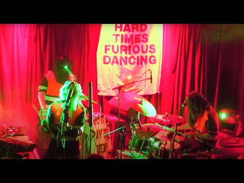 Snapped Ankles - 摆烂 Bai Lan (Live)