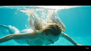 Download the video "A 25yearold woman 202509281742 8j1tm1"