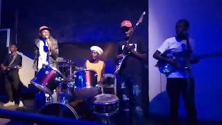 Download lagu mbusyani boyz band,, savuni Mweene,, live performance at hotel connection Mulologo,, sikiza mulio mp3
