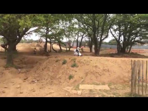 Matt Davison roost on Joe's YZ125 - Milk Run Novices - 08/05/16