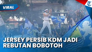 DEDI MULYADI RAYAKAN Gelar Juara Persib Keempat, Buka dan Lepas Jersey di Tengah Kerumunan Bobotoh