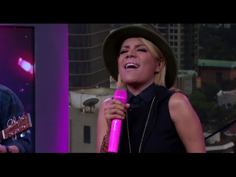 Penampilan Nowela Menyanyikan Rude Boy - IMS