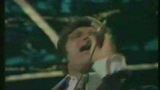 E.HUMPERDINCK & TOM JONES - "You'll Never Walk Alone"