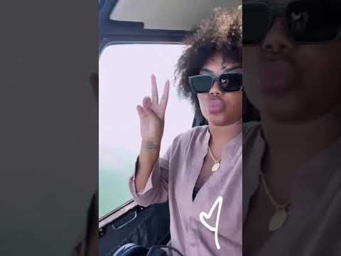 Ludmilla faz festinha com amigos em casa