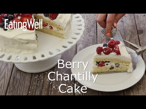 How to Make Berry Chantilly Cake