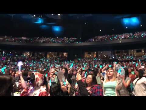 170324 SHINee World Dallas: Runaway