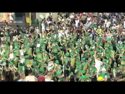 Bateria da mocidade sacode a Sapucaí e empolga torcedor...