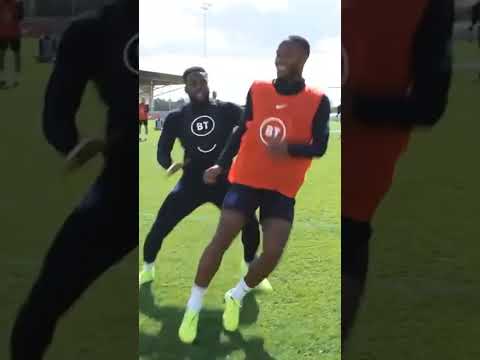 RAHEEM STERLING SHOWS HIS TALENT WITH A CHEEKY GOAL IN TRAINING!! ⚽️🔥