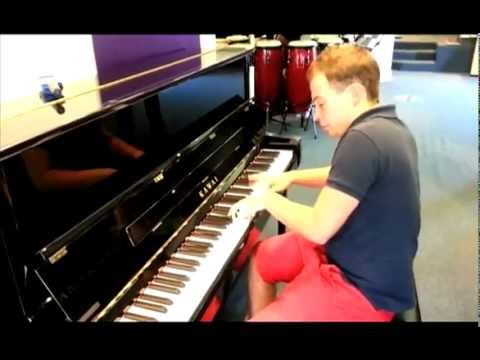 Kawai K3 - Spontaneous in-store music session.