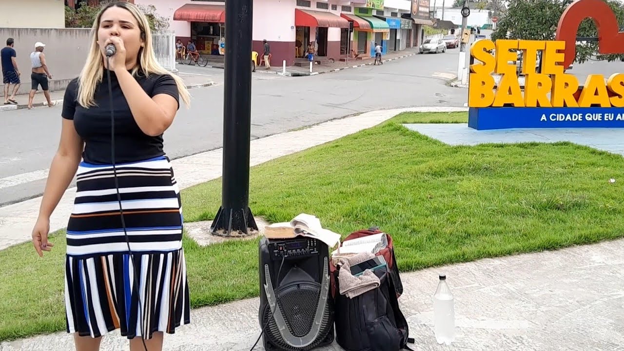 A POPULAÇÃO PAROU...VEJA O QUE O ESPÍRITO SANTO DIZ NESTA CIDADE ATRAVÉS DA SERVA. MUITO FORTE .