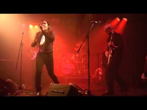 Critical Cover perform "Common People"