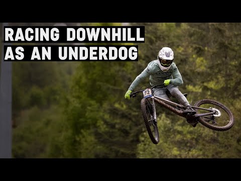 Jak vypadá závodní den "obyčejného" sjezdaře?