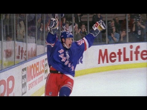 Memórias: Wayne Gretzky registra seu ponto final na NHL