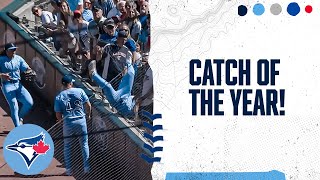 Leo Jiménez crashes into the stands to make the catch of the year!