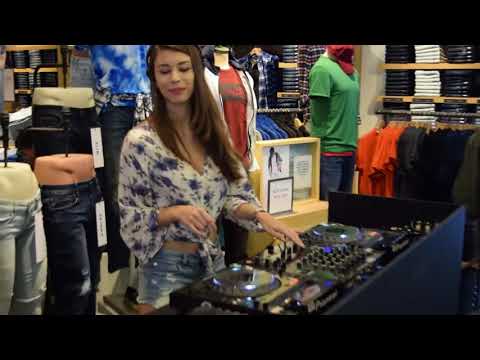 DJ Luane @ American Eagle Outfitters