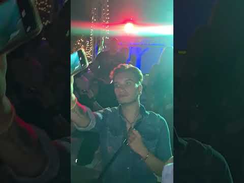 Alessio ossino e Luana in concerto Calabria discoteca coolbay