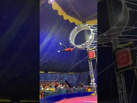 Wow...me sorprende ver esto en el circo sirco 🎪 😱😆