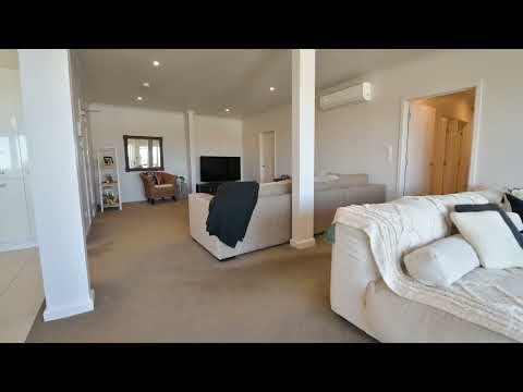 6 Commercial Road, Helensville, Auckland, 4 bedrooms, 2浴, Home & Income