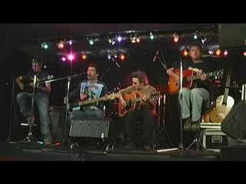 Video thumbnail for Un Pueblo (Acústico)
