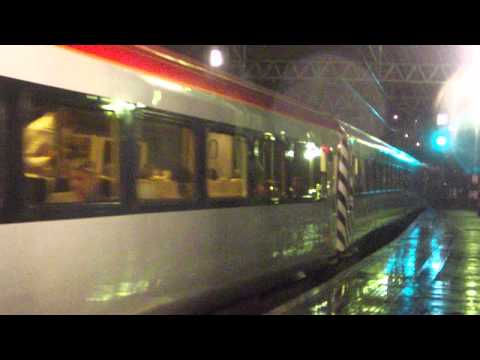 Virgin Trains WB64 "Pretendolino" Class 90028 & 82126 Euston Station