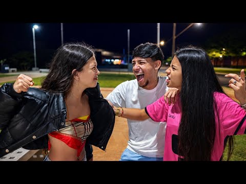 Letícia freaked out with jealousy over Insa and fought with the rich girl.