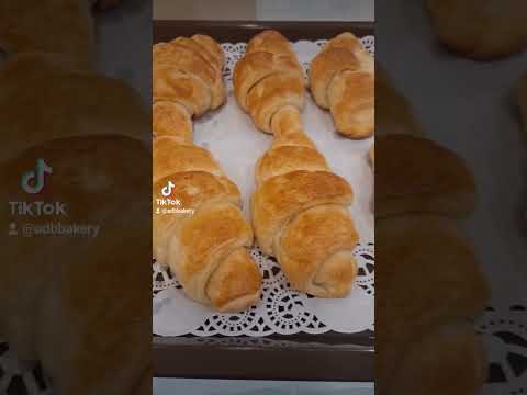 🔥♨️Fresh Prepared Plain Butter Crossiant at ADB BAKERY BARKA💥 Dine in Available #oman #crossiant