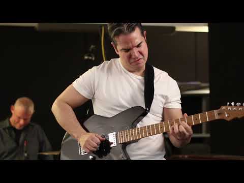 Gil Parris demonstrates tonal variations on his Signature Guitar.