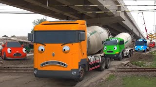 Download lagu Wow Ada Truk Kontainer Besar, Truk Tangki, Truk Molen, Bus Telolet Mirip Tayo Dan Teman Temannya 🚒🚍🚚 mp3