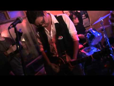 Sheila and The Insects - Quick To Panic (Live @ Saguijo 07.31.2010)