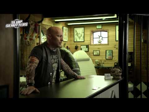 Zo'n beestje achterop z'n schouderblad. - Sluipschutters