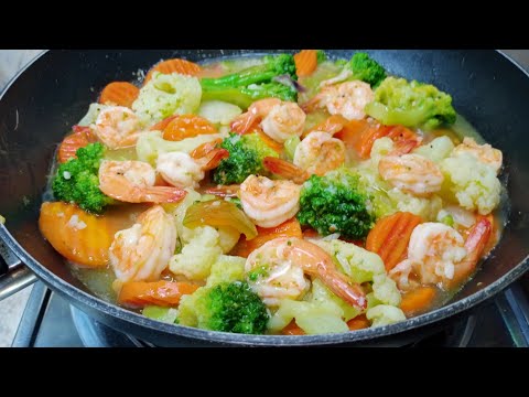 SUPER EASY, HEALTHY AND NUTRITIOUS VEGETABLE AND SHRIMP STIR FRY! SIMPLE INGREDIENTS ONLY!