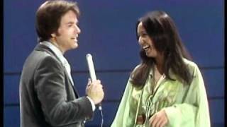 Dick Clark Interviews Yvonne Elliman - American Bandstand 1976