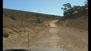 preview picture of video 'Magnetic Hill,South Australia. Optical Illussion.'