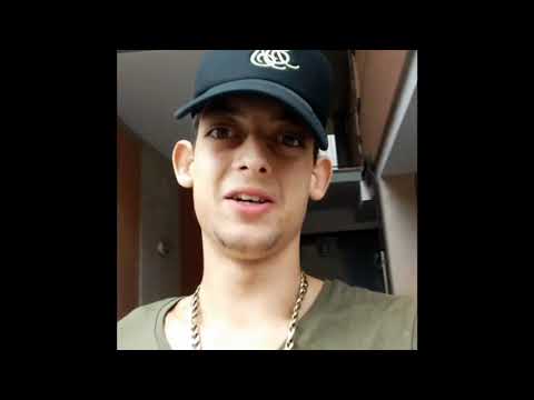 Dicen que la bicicleta esa es de un Moro😂..mira donde esta el palo!! ( PLAFRUGELL )