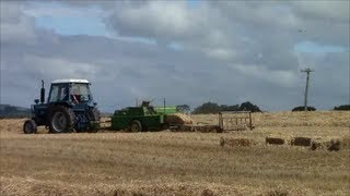 preview picture of video 'John Deere Square Baler at work in West Cork'