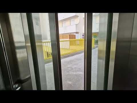 Otis (Replaced 2007 by Otis Gen2 Elevator @ Centre Commercial Colombier) in Rennes