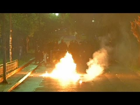 احتجاجات ضد الحكومة اليونانية تعقبها صدامات مع الشرطة