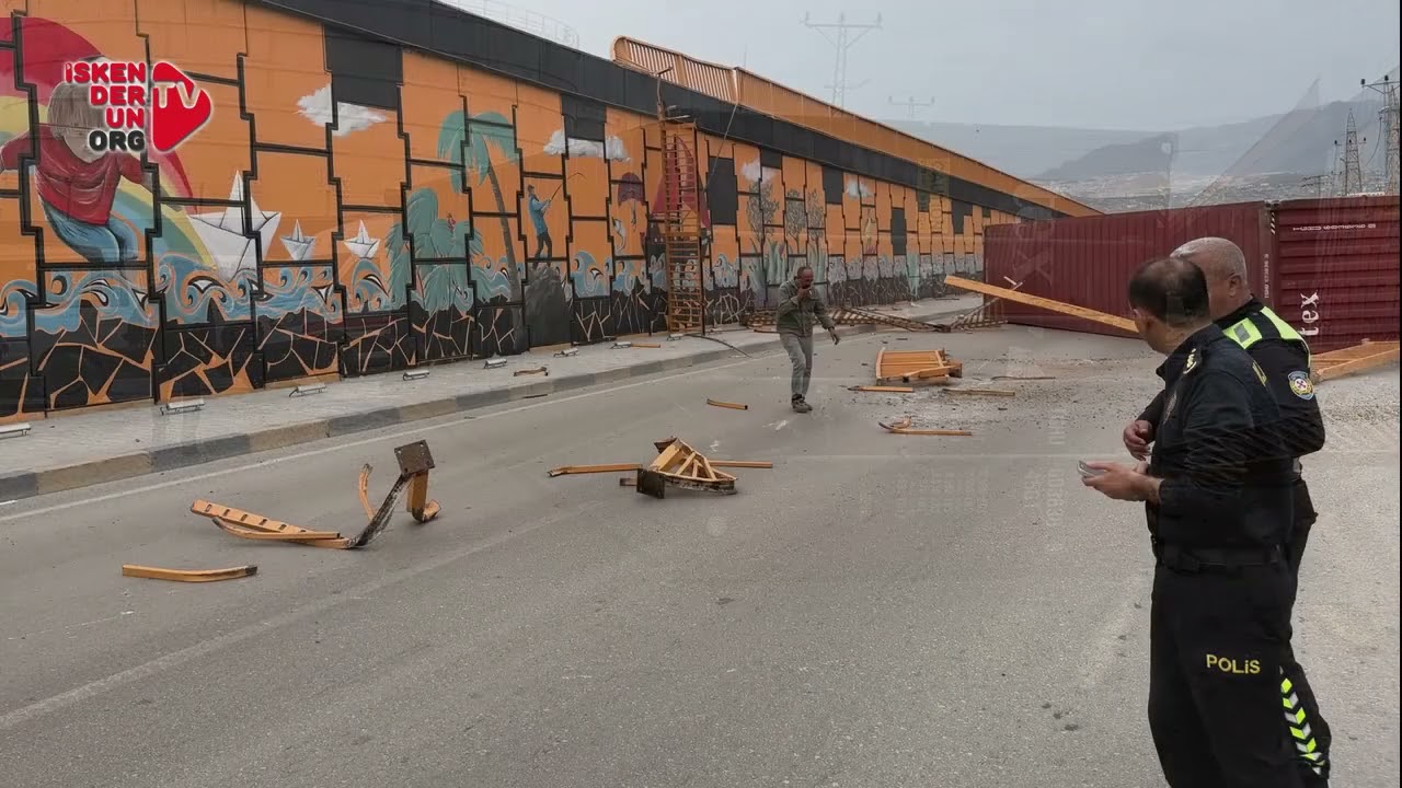 Çatılar Uçtu, Enerji Hatları Zarar Gördü…