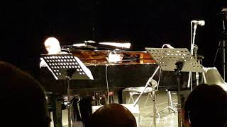 Sentite che suono ha questo pianoforte