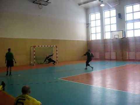 Rzuty karne z meczu półfinałowego: Korona HiD Ostrołęka - Świt Baranowo I 1:1 k. 4:5