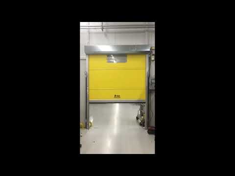  rapid PVC roll up door designed for industrial facilities, clean production areas and intensive daily operations