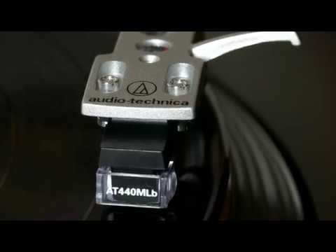 Beat It - Michael Jackson (MP110 vs. AT440MLb)