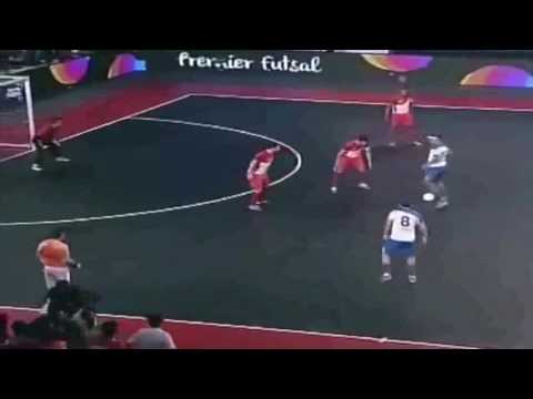 Indian Premier Futsal!! Ronaldinho Best Shot  FALCAO vs Giggs   Crazy Futsal Skills July 2016