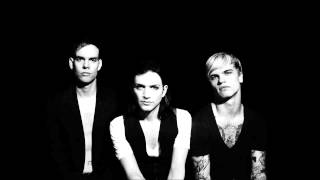 Placebo - Trigger happy hands (lyrics)