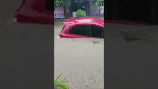 Download lagu mobil terbawa arus air.. akibat hujan deras mp3